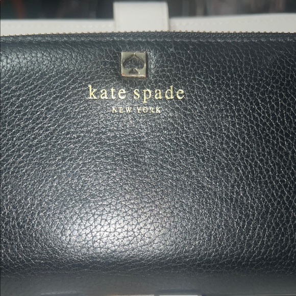 Kate Spade ♠️ Black Textured Wallet - Picture 6 of 9